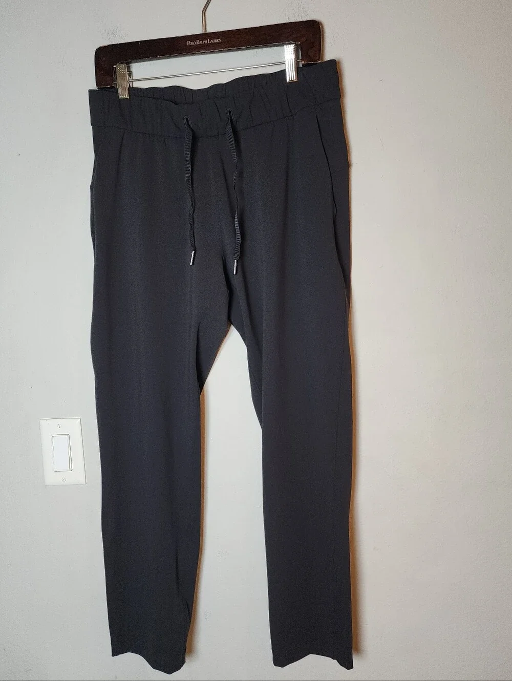 Lululemon On The Fly Black Pants Pull On Drawstring Women's Size 8